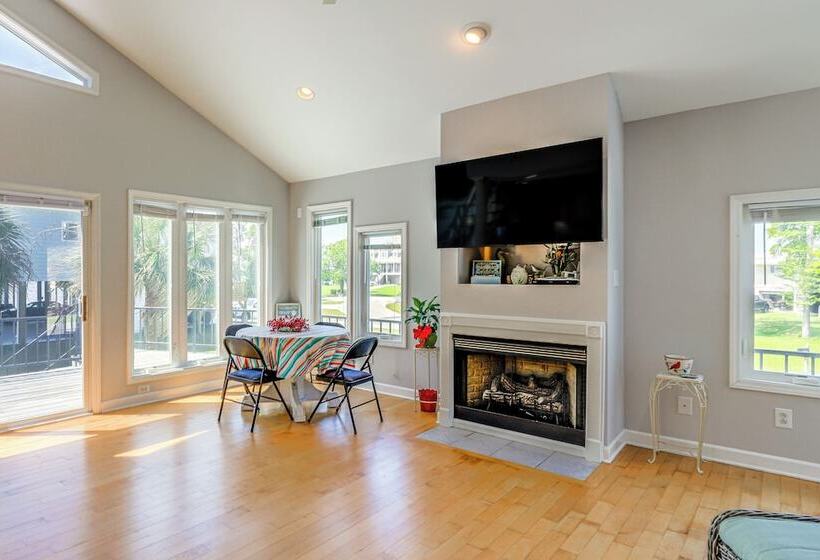 New Bern Home W/ Water View ~ 6 Mi To Downtown!