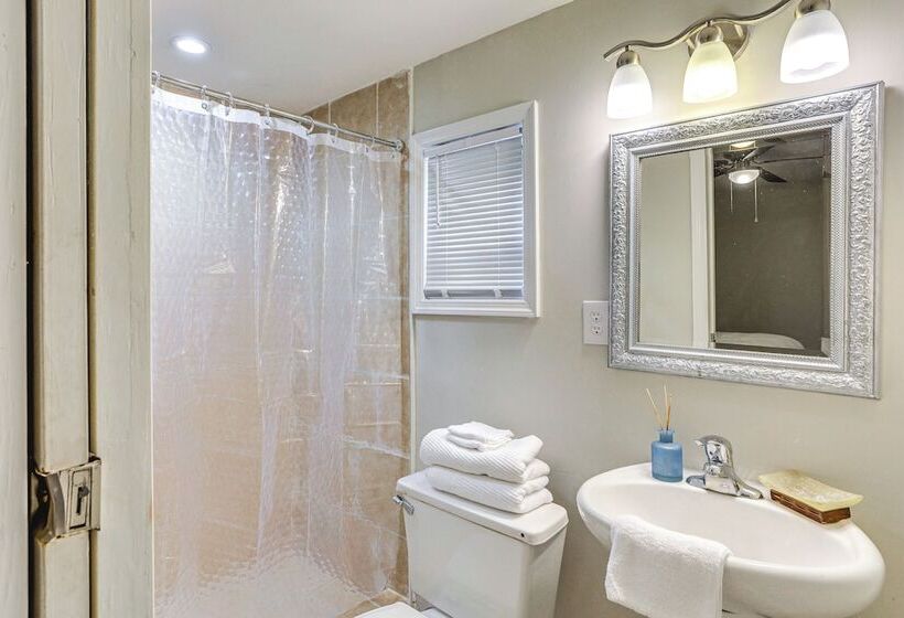 Serene Charleston Home Near Airport: Pets Welcome!