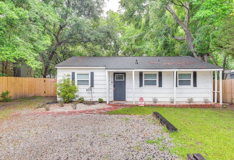 Serene Charleston Home Near Airport: Pets Welcome!