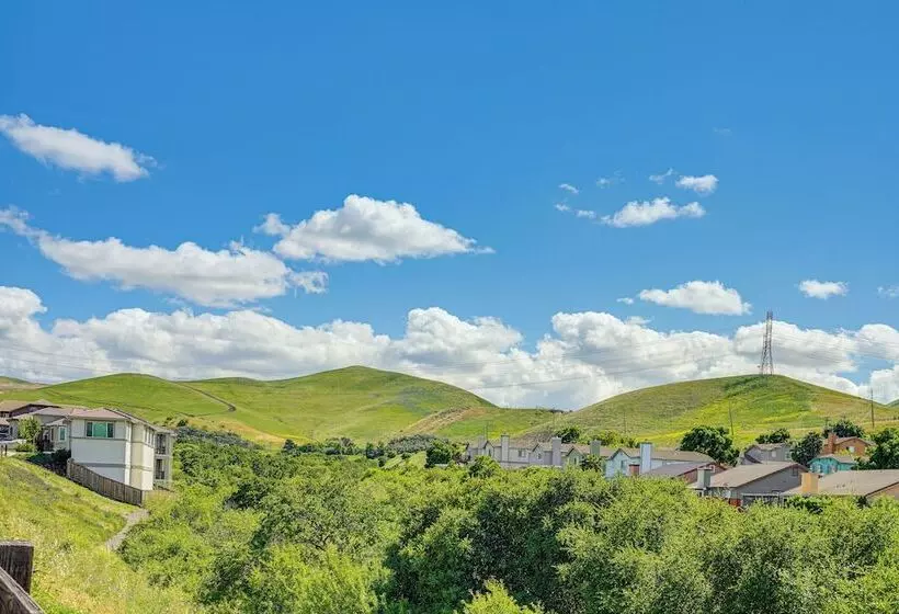 Spacious Bay Point Family Home W/ Private Yard!