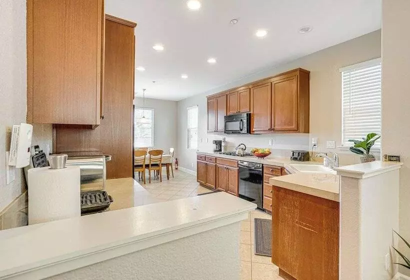 Spacious Bay Point Family Home W/ Private Yard!