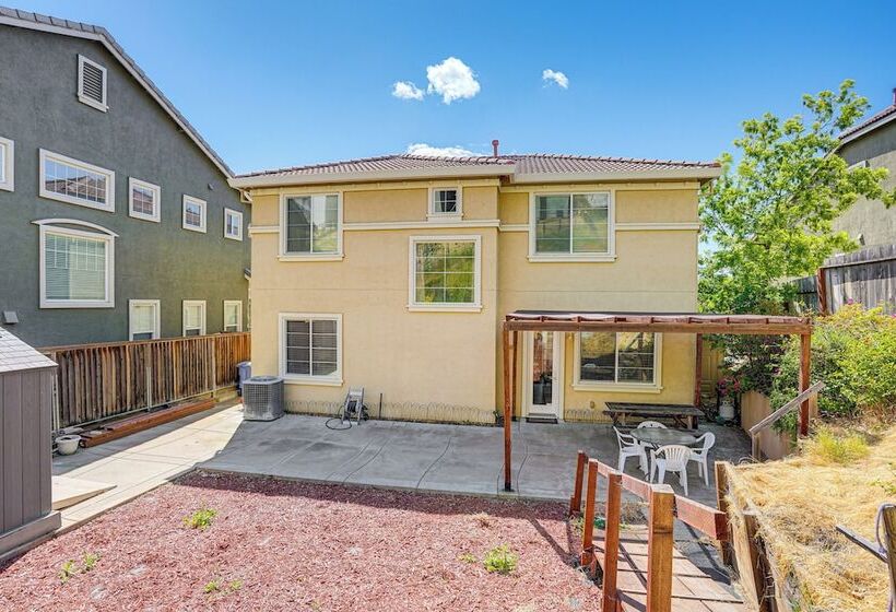 Spacious Bay Point Family Home W/ Private Yard!