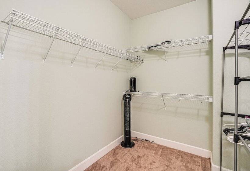 Spacious Bay Point Family Home W/ Private Yard!