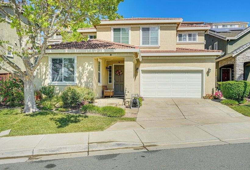 Spacious Bay Point Family Home W/ Private Yard!