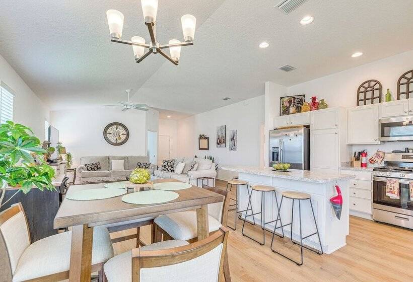 Furnished Lanai & Golf Cart: The Villages Home!