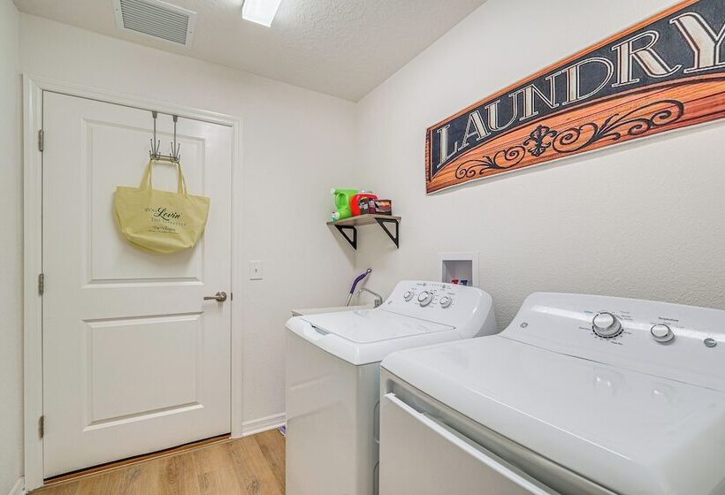 Furnished Lanai & Golf Cart: The Villages Home!