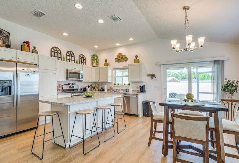 Furnished Lanai & Golf Cart: The Villages Home!