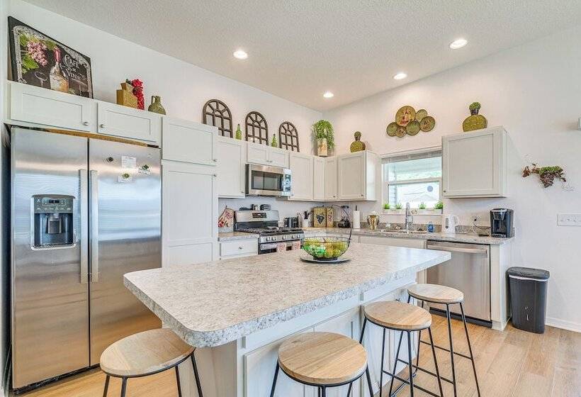 Furnished Lanai & Golf Cart: The Villages Home!