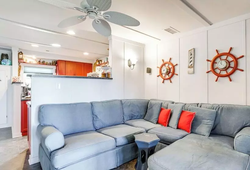 Waterfront Maryland Retreat W/ Dock & Bay View!