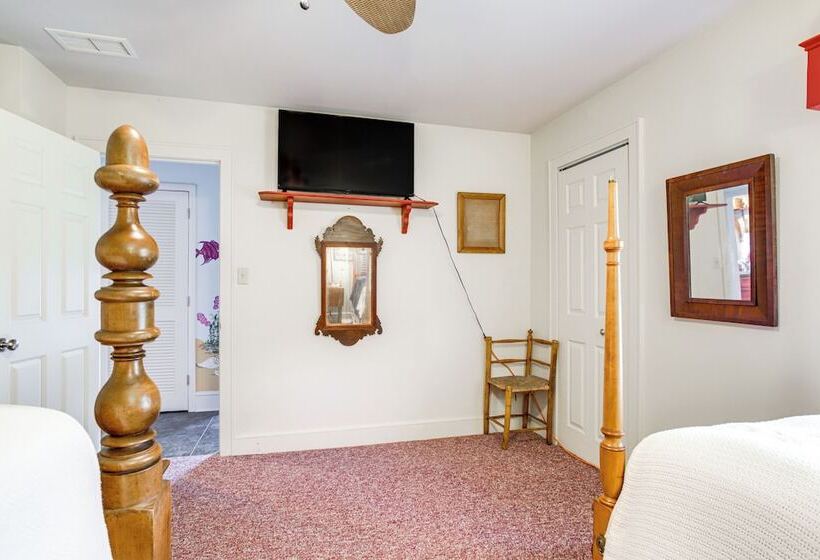 Waterfront Maryland Retreat W/ Dock & Bay View!