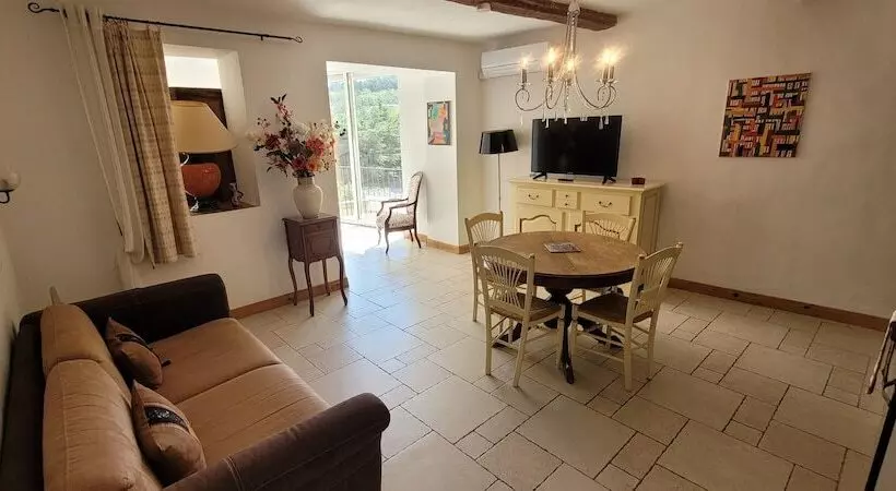 Apparthôtel De 45 M2 Baigné De Lumière