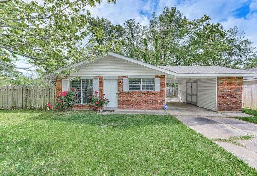 Baton Rouge Home W/ Yard ~ 14 Mi To Downtown!