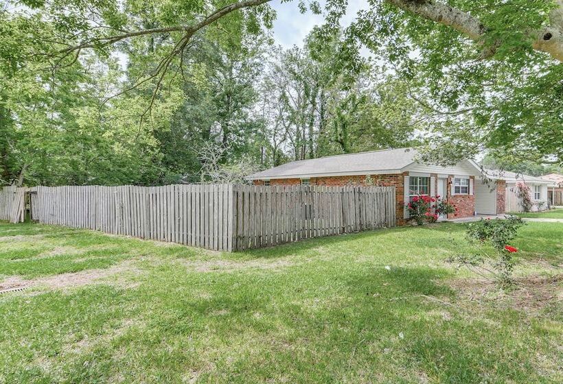 Baton Rouge Home W/ Yard ~ 14 Mi To Downtown!