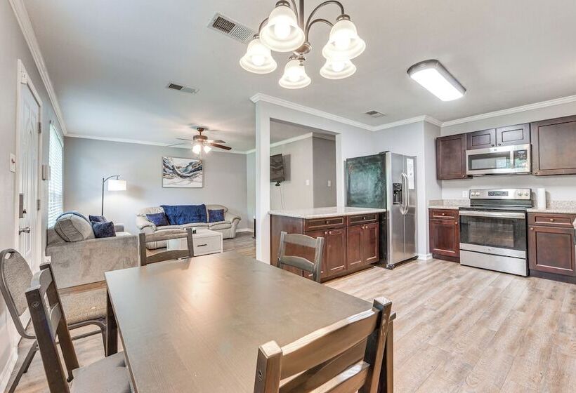 Baton Rouge Home W/ Yard ~ 14 Mi To Downtown!