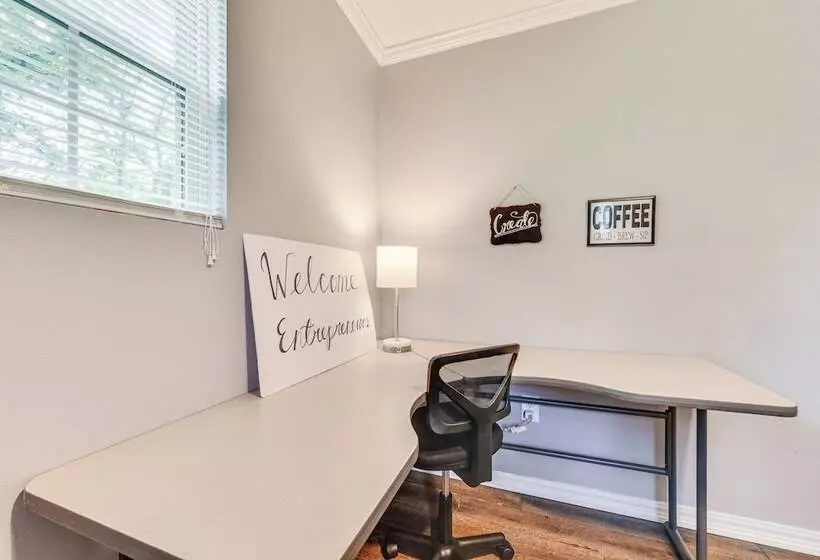 Baton Rouge Home W/ Yard ~ 14 Mi To Downtown!