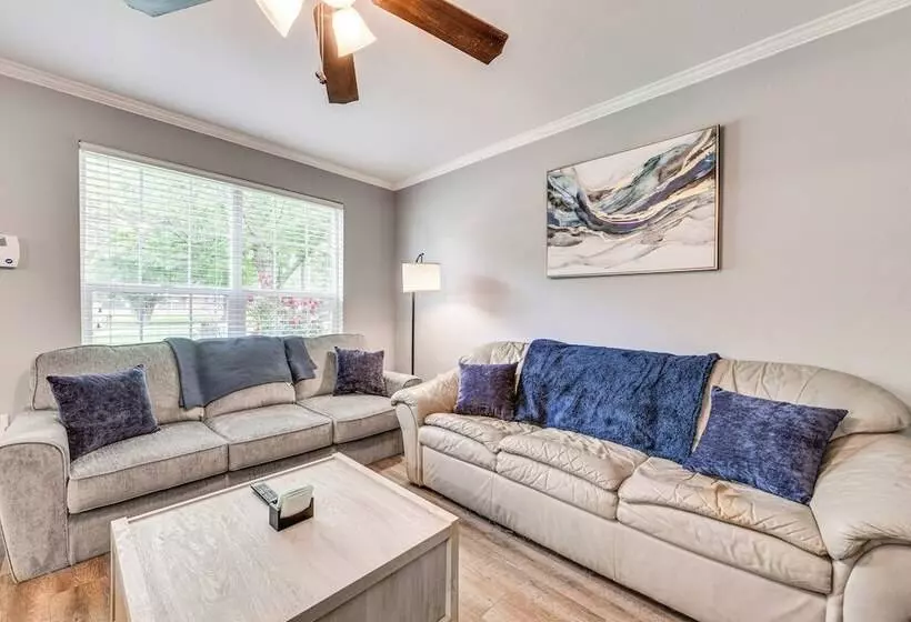 Baton Rouge Home W/ Yard ~ 14 Mi To Downtown!