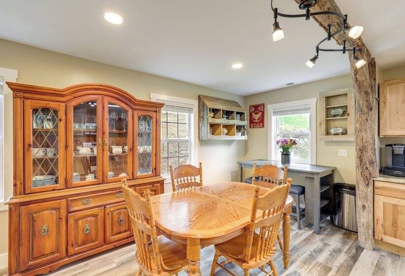 Hike & Relax: Blue Ridge Mountain Retreat!