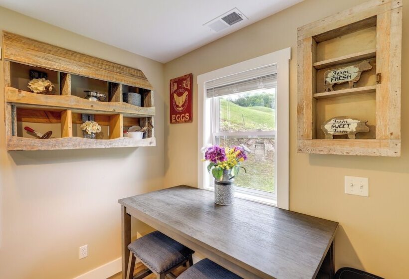 Hike & Relax: Blue Ridge Mountain Retreat!