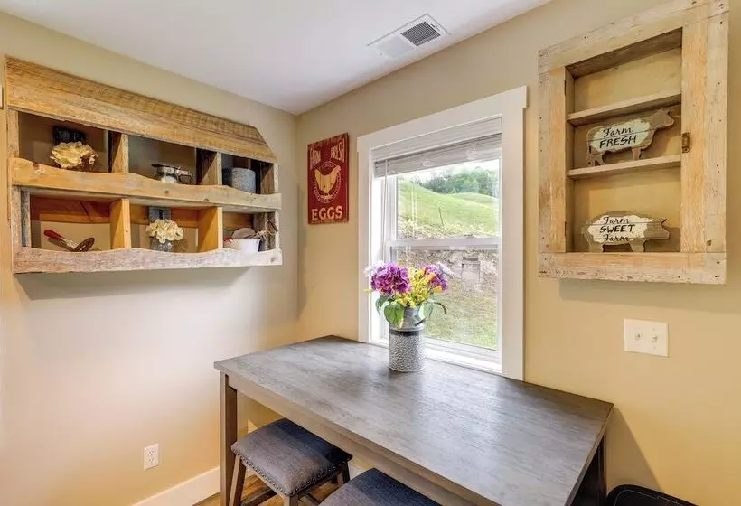 Hike & Relax: Blue Ridge Mountain Retreat!