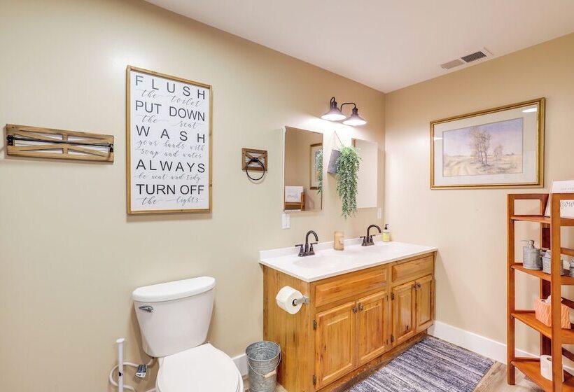 Hike & Relax: Blue Ridge Mountain Retreat!