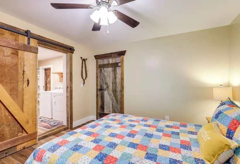 Hike & Relax: Blue Ridge Mountain Retreat!