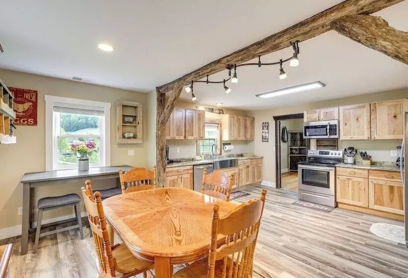 Hike & Relax: Blue Ridge Mountain Retreat!