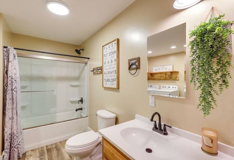 Hike & Relax: Blue Ridge Mountain Retreat!