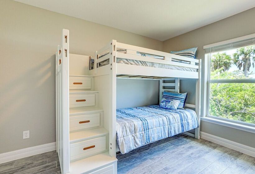 Bright Rotonda West Home W/ Patio, 7 Mi To Beach!