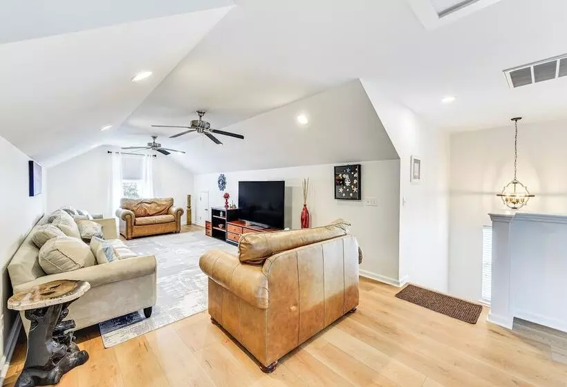 Charming Bluffton Home W/ Yard ~ 3 Mi To Beaches!