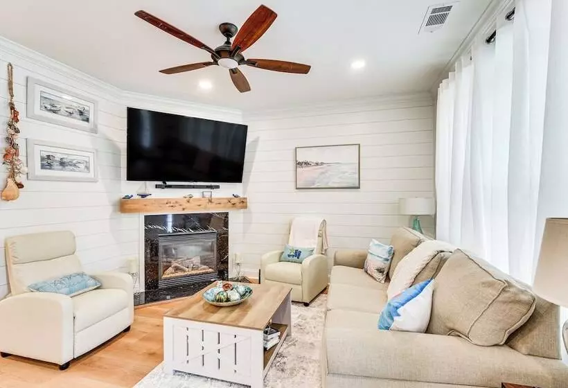 Charming Bluffton Home W/ Yard ~ 3 Mi To Beaches!