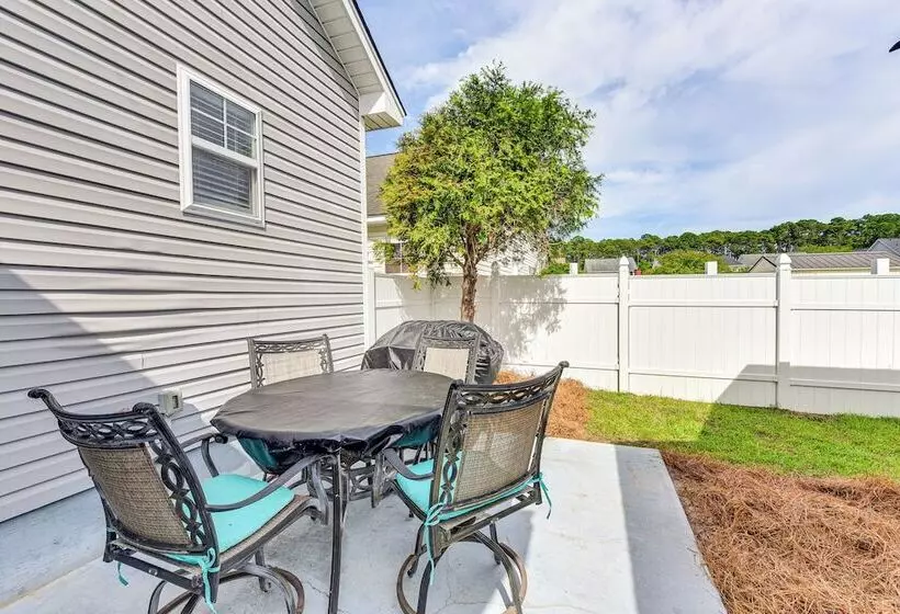 Charming Bluffton Home W/ Yard ~ 3 Mi To Beaches!