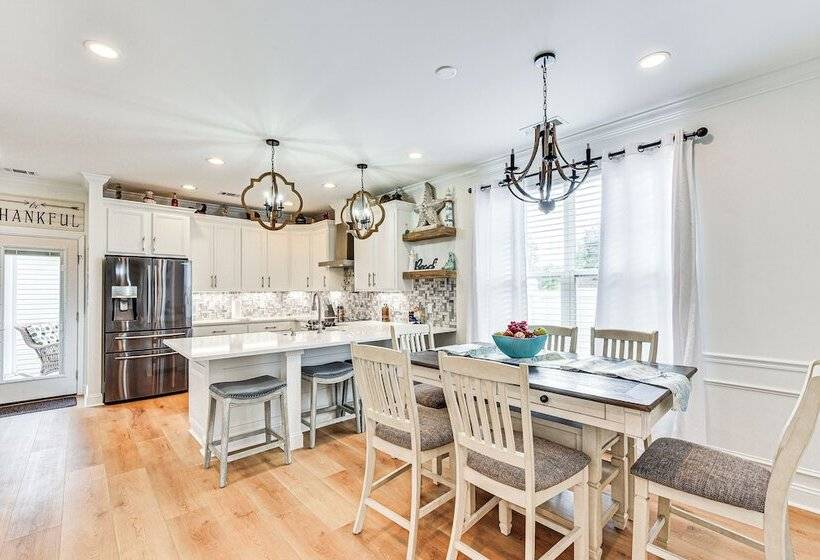Charming Bluffton Home W/ Yard ~ 3 Mi To Beaches!