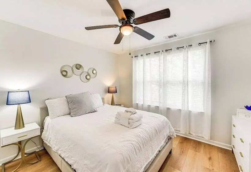 Charming Bluffton Home W/ Yard ~ 3 Mi To Beaches!