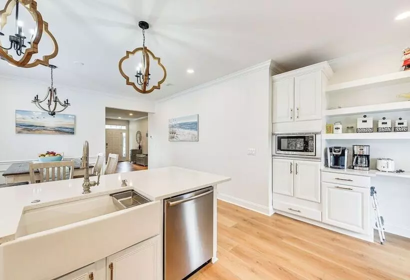 Charming Bluffton Home W/ Yard ~ 3 Mi To Beaches!