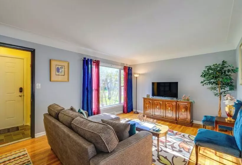 Charming Home   4 Mi To Euclid Creek Reservation