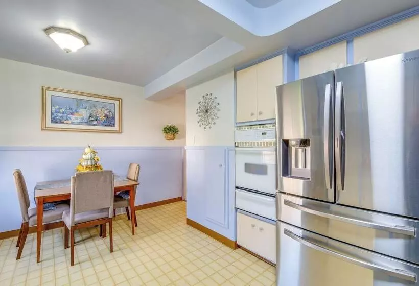 Charming Home   4 Mi To Euclid Creek Reservation