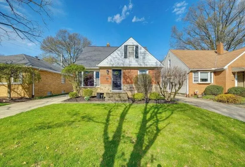 Charming Home   4 Mi To Euclid Creek Reservation