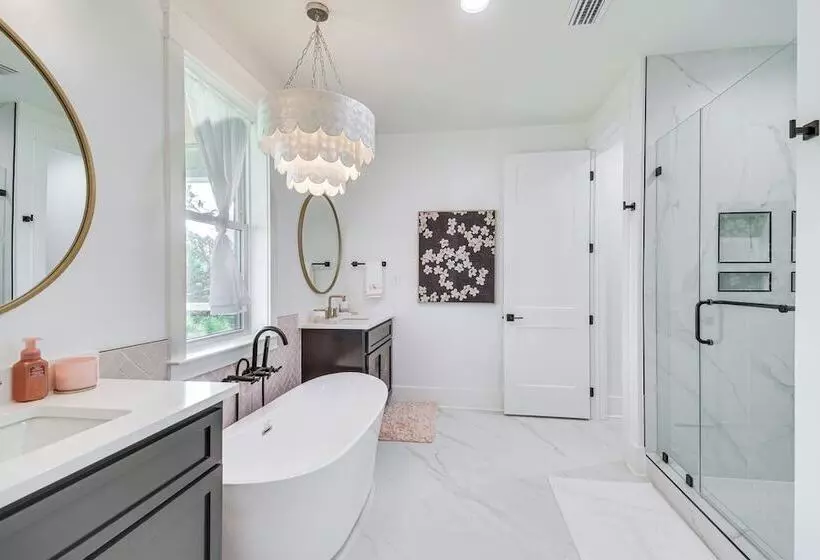 Coastal Gulf Shores Abode W/ Private Beach Access!