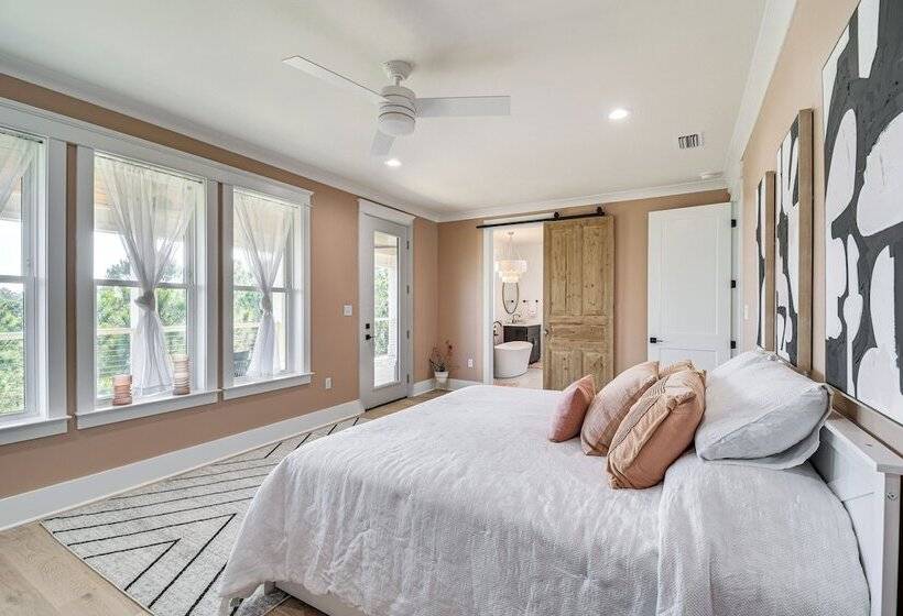 Coastal Gulf Shores Abode W/ Private Beach Access!