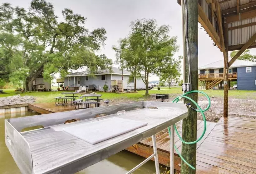 Dularge Copper Landing    Steps To Falgout Marina