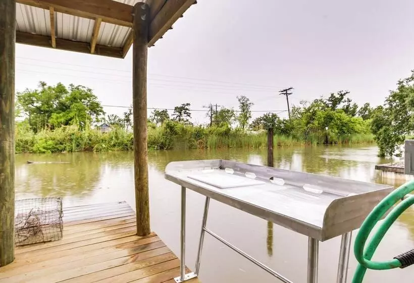 Dularge Copper Landing    Steps To Falgout Marina