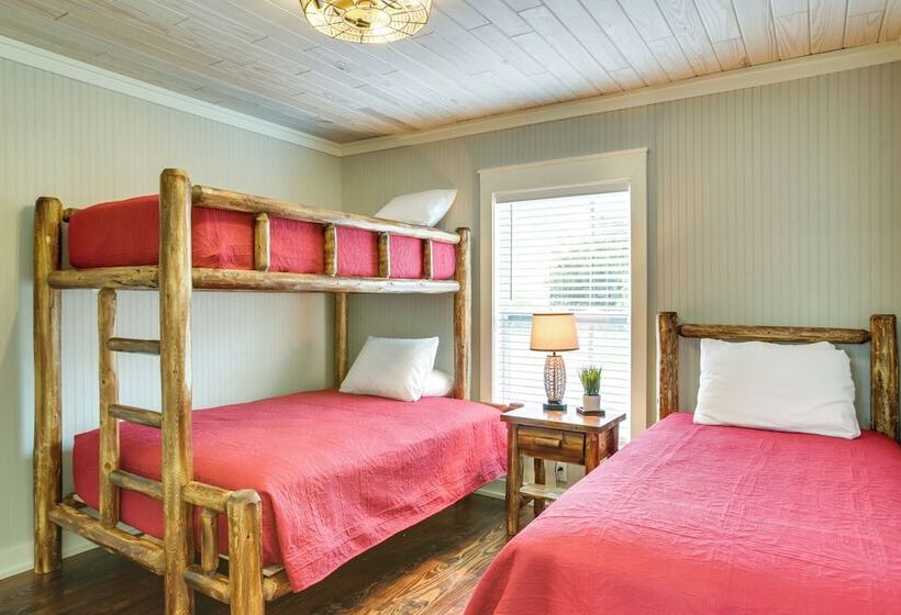 Dularge Copper Landing    Steps To Falgout Marina