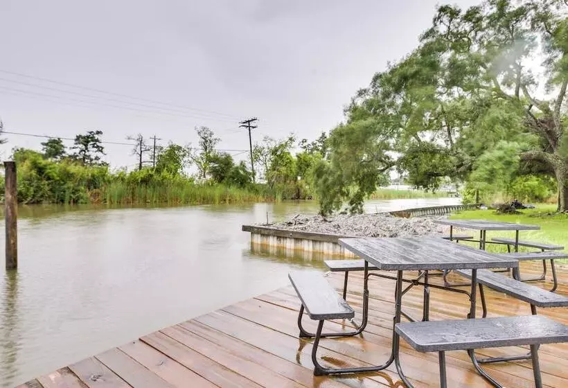 Dularge Copper Landing    Steps To Falgout Marina