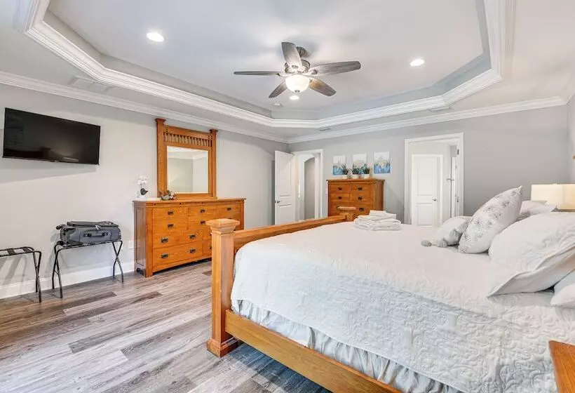 Fort Walton Beach House: Lanai W/ Saltwater Pool!
