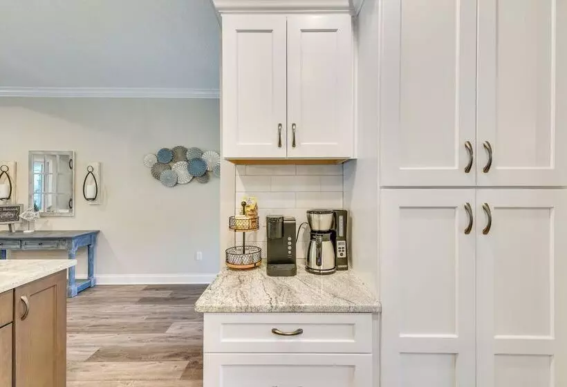 Fort Walton Beach House: Lanai W/ Saltwater Pool!