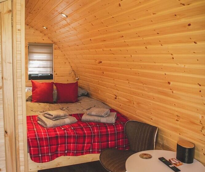 Highland & Transylvania Glamping Pod