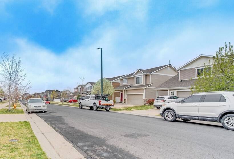 6 Mi To Dia: Denver Home W/ Fenced Yard & Fire Pit