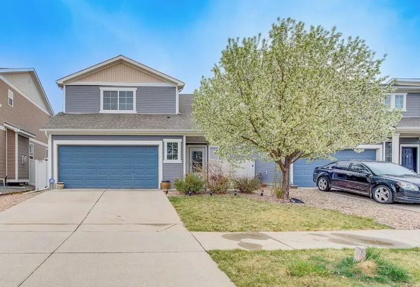 6 Mi To Dia: Denver Home W/ Fenced Yard & Fire Pit