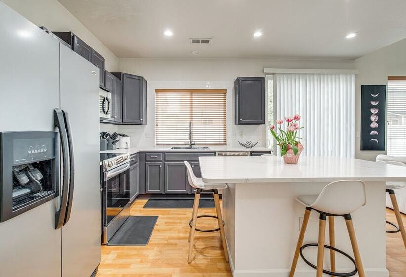 6 Mi To Dia: Denver Home W/ Fenced Yard & Fire Pit