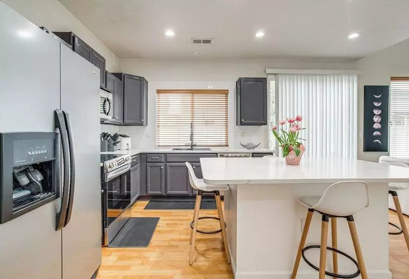 6 Mi To Dia: Denver Home W/ Fenced Yard & Fire Pit